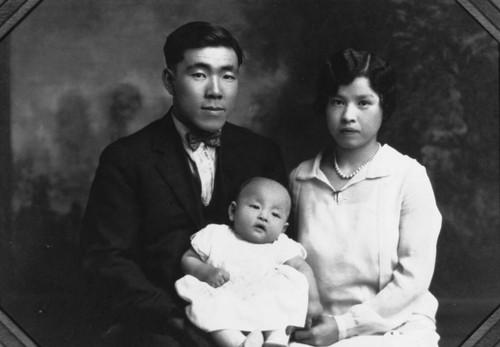 Hirahara Family Portrait [graphic]