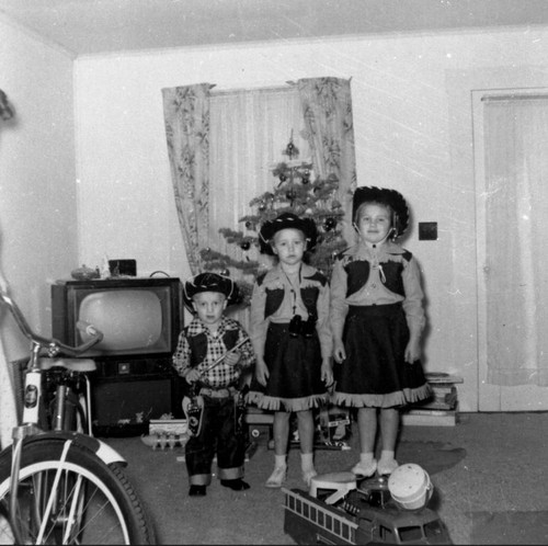 Stewart Children during Christmas