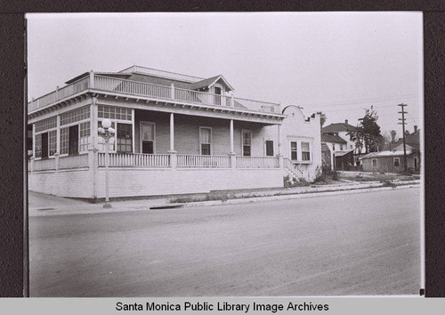 Veranda Apartments, 1557 Second Street (on the corner of Second Street and Colorado Avenue) Santa Monica, Calif