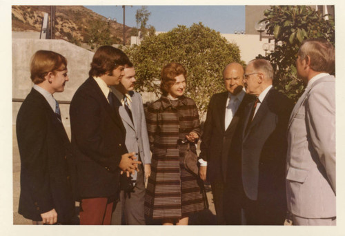 Unknown student, Duke Runnels, Unknown, Mrs. Helen Young, Chancellor Young, Dr. Earl Butz, Dean Jerry Hudson