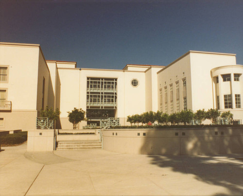 South side of Mudd and New Libraries
