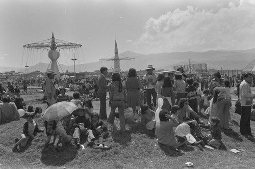 A crowd resting, Tunjuelito, Colombia, 1977