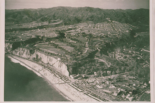 Aerial view of the Pacific Palisades looking north from Santa Monica Canyon to the Santa Monica Mountains