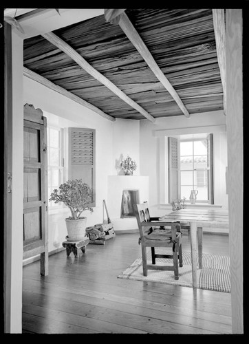 Griffith, Corinne [Mr. and Mrs. George Marshall], residence. Interior