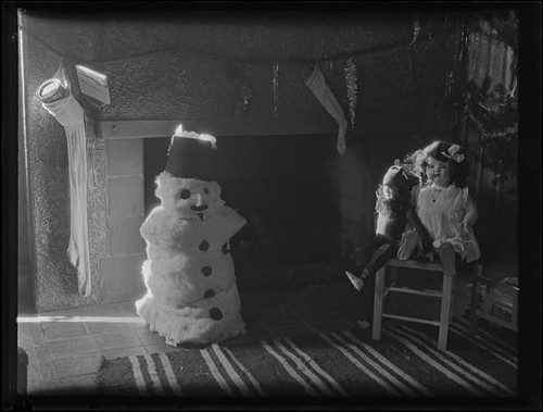 Cotton snowman and dolls, Santa Monica, 1925