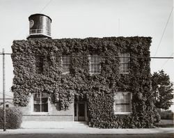 Brick outbuilding of the Sunset Line and Twine Company plant in Petaluma, California, 1940s