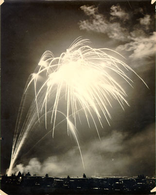 [Golden Gate Bridge Fiesta Night Fireworks]