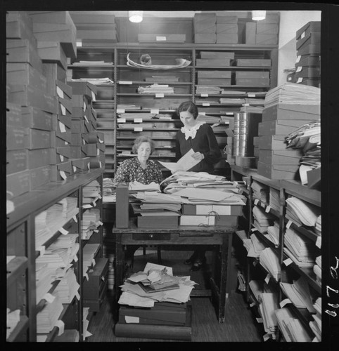 Cataloging manuscripts in Huntington library, February 1938