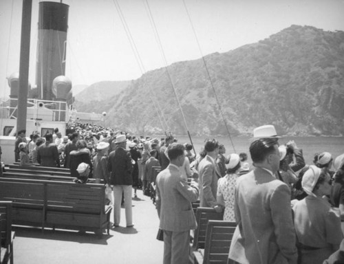 S.S. Catalina approaches Catalina Island