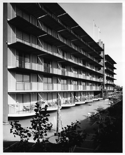 Exterior View of the Palo Alto Rickey's Hotel