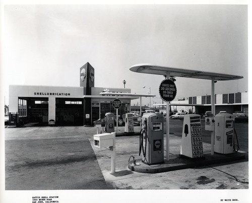 View of the Gattis Shell Station at the Ann Darling Park Shopping Center