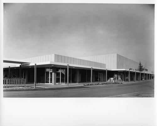 Side View of Lowell Foods at the Foxworthy Shopping Center