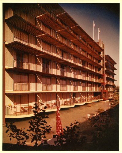 Exterior View of the Palo Alto Rickey's Hotel