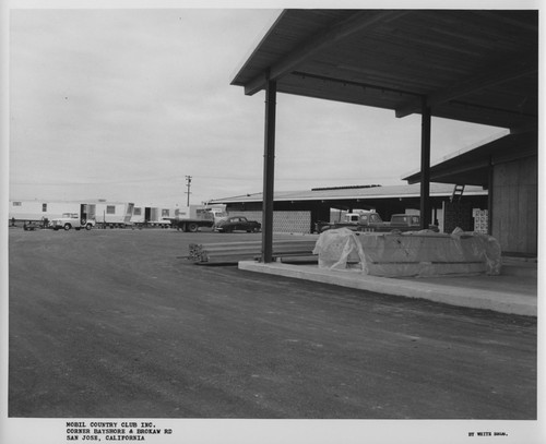 Cars and Mobile Homes parked at the San Jose Mobil Country Club, Inc