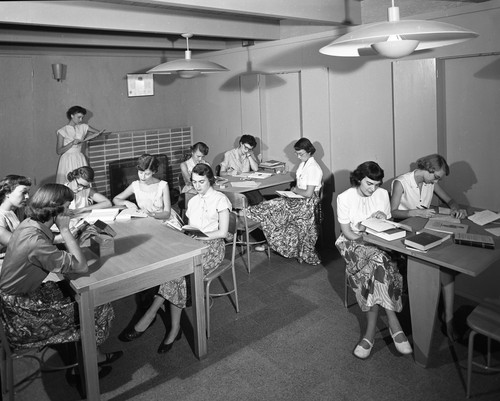 San Jose State College Kappa Alpha Theta Members Studying In Sorority House