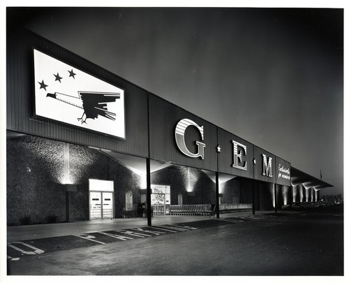 Exterior View of the Entrance of the San Jose G.E.M. Shopping Center