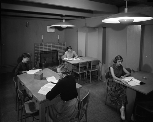 San Jose State College Kappa Alpha Theta Members Studying In Sorority House