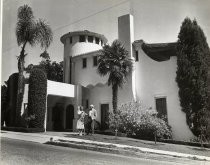 Lee and Marie de Forest outside their Hollywood home