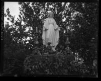 Statue of the Virgin Mary at Los Angeles Mission Gardens in 1926