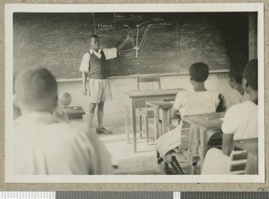 Bernard Mate teaching, Chogoria, Kenya, 1948