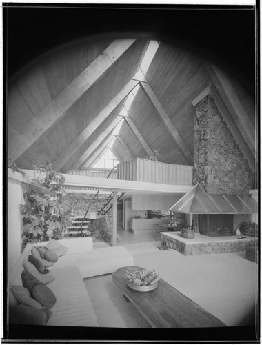 Hawaii: Fitzsimmons, Mr. and Mrs. Edmund F., residence. Living room and Kitchen