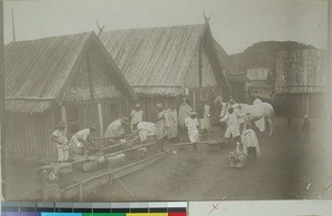 Travellers taking a rest, Toamasina, Madagascar, ca.1901(?)