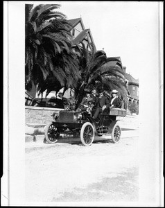 W. Herbert Allen's family in a Tourist automobile, ca.1900