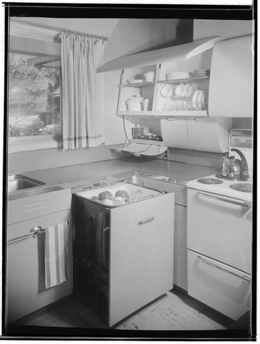 Pace Setter House of 1953 [Hoefer residence]. Dishwasher