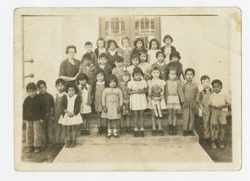 School picture from Los Nietos Grade School, Los Nietos, California