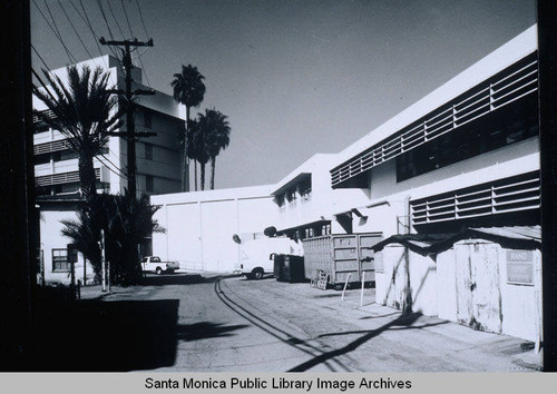 Exterior northwest side detail view, facing north, Rand Corporation Headquarters, 1700 Main Street, Santa Monica, Calif