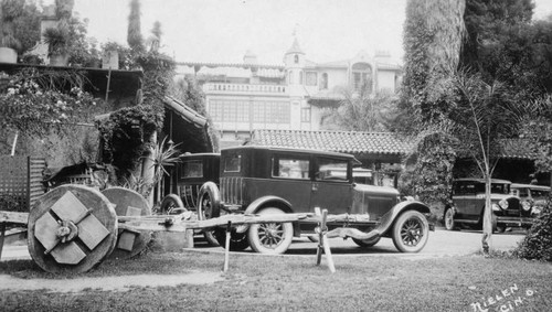 Carreta and car at Mission Inn