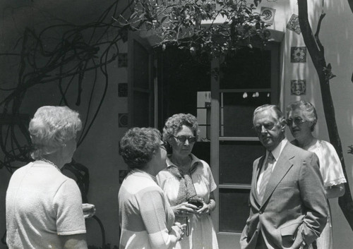 Oly Tegner with group of women at Adamson House in Malibu, circa 1980