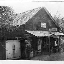 Old store in Ophir