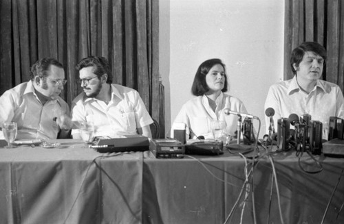 Junta of National Reconstruction at press conference, Nicaragua, 1979