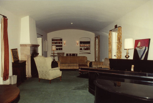 Grace Scripps Clark Hall living room, Scripps College