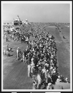 Crowd gathered for an air show at Mines Field, later Los Angeles Airport, ca.1934