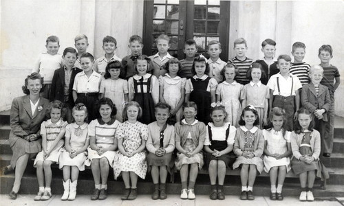 Lois Barry-Barrett's 3rd Grade Class, 1940-41
