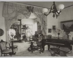 Interior of the Daniel Brown home in Petaluma, California, 1903