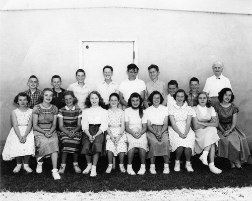 Murray School class photograph (1954)