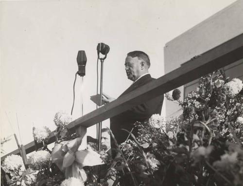 Los Angeles Mayor Frank L. Shaw speaking at Dedication Day of George Pepperdine College, September 21, 1937