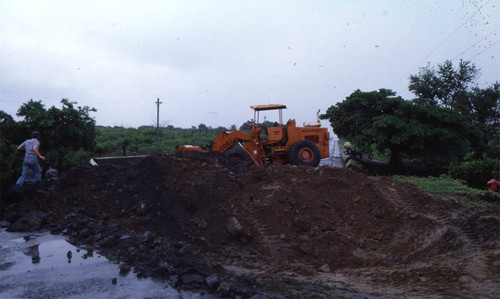 Dirt barricade, Nicaragua, 1979