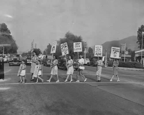 Picketing for traffic signals