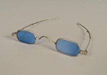 Blue lenses sunglasses