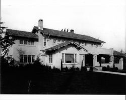 Magnus and Bertha Vonsen home located at 910 D Street, Petaluma, California, about 1923