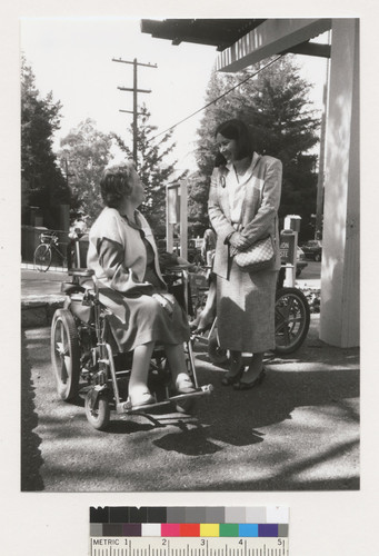 Susan O'Hara and an unidentified woman talking