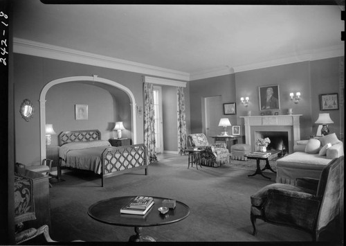 Wilshaw Ranch [Mr. and Mrs. Frank Cowlishaw residence]. Bedroom