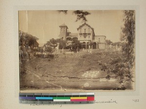 Large villa with a garden near the palace in Antananarivo, Madagascar, ca.1900