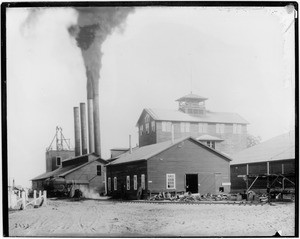 Exterior of the Pacific Beet Sugar factory in Visalia, Tulare County, ca.1906