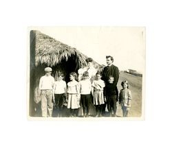 Isidore B. and Gertrude Reeve Dockweiler with their children, circa 1904-1905