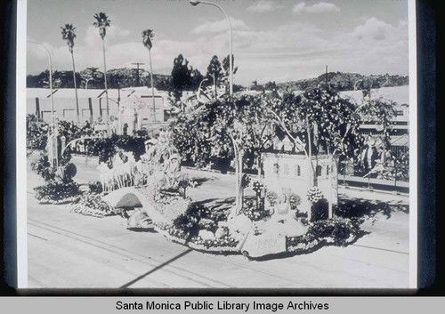 Santa Monica City Float Pasadena Tournament of Roses entry in 1974 (First Prize, Class A-6)